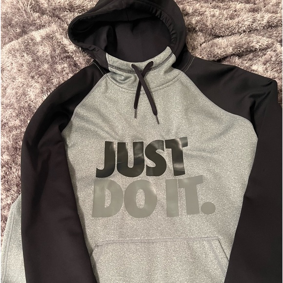 Nike Thermal Fit Hoodie - Picture 1 of 2